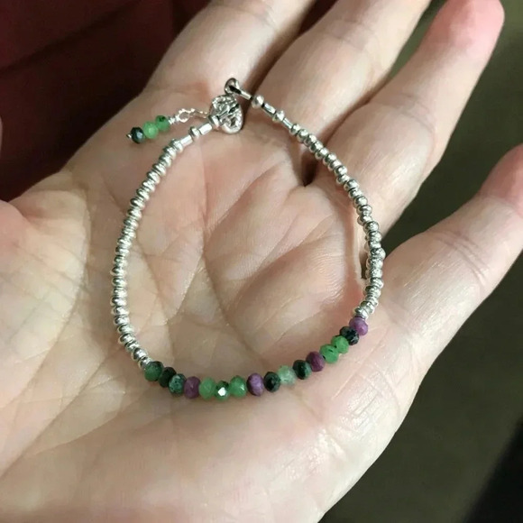 Dainty bracelet, Green Bracelet, Silver Bracelet, Handmade Beaded Bracelet - Picture 2 of 4